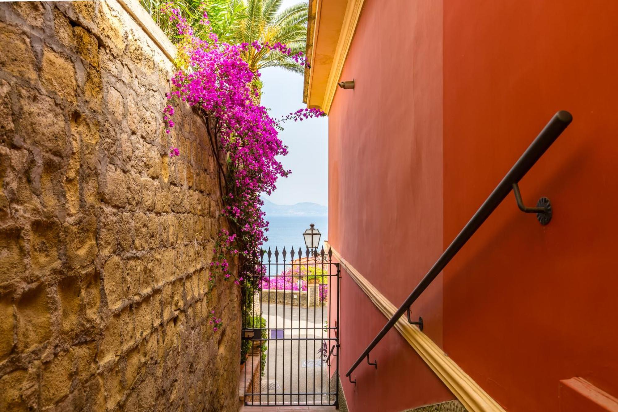 Villa Dolcevita With Parking By Napoliapartments Εξωτερικό φωτογραφία